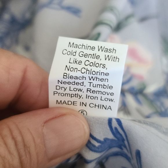 PLUS SIZE WOMAN'S SHEIN CURVE TOP - Picture 10 of 10